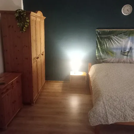 Zoeld Kuello Pezsgofuerdos Vendeghaz Lejlighed *