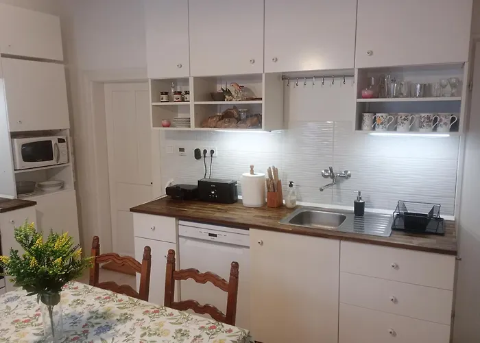 Zoeld Kuello Pezsgofuerdos Vendeghaz *